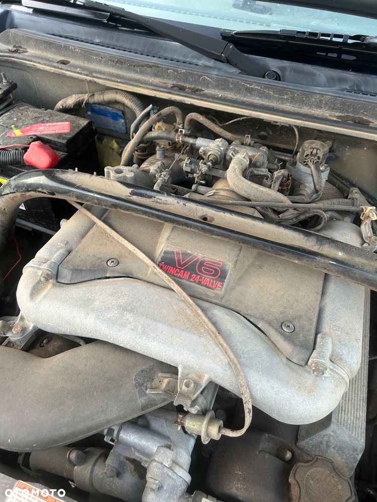 Suzuki Grand Vitara 2.5 V6 - 31