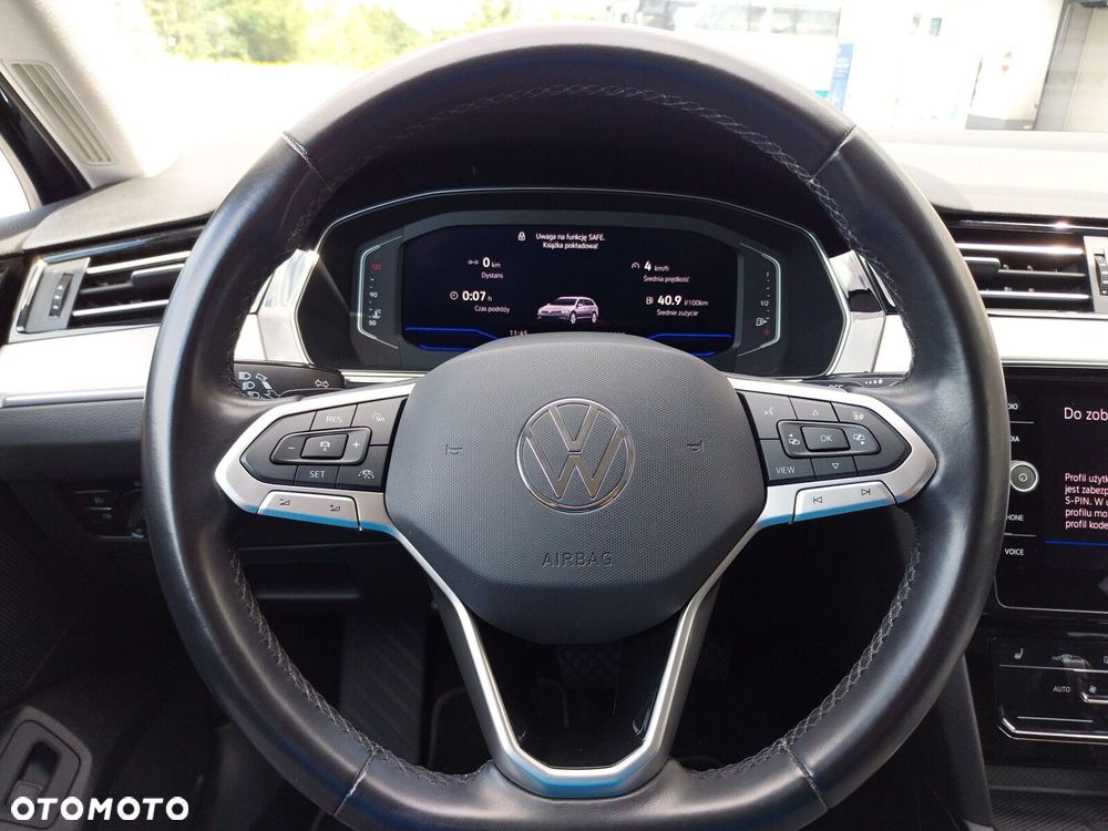 Volkswagen Passat 2.0 TDI Elegance DSG - 13