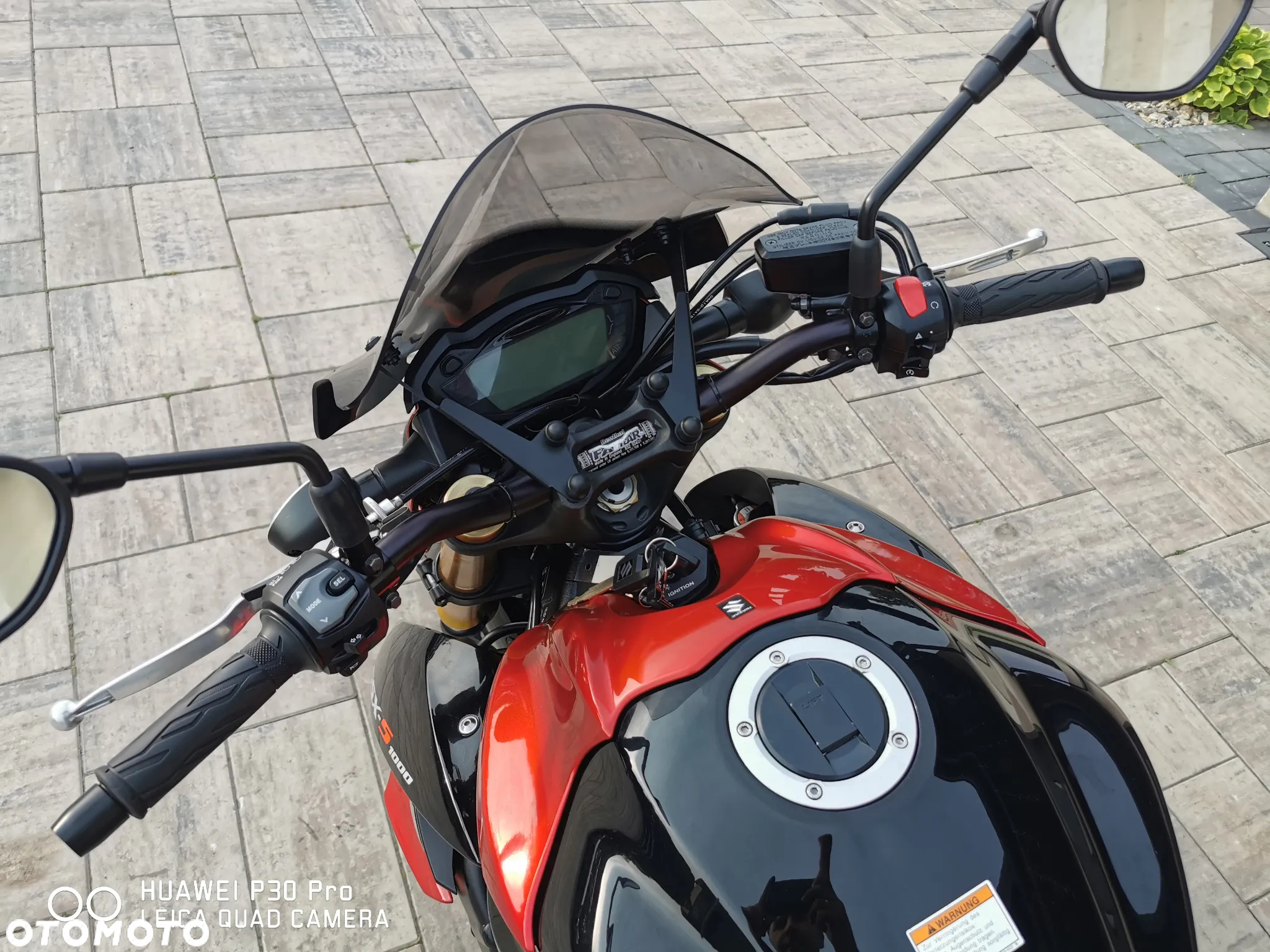 Suzuki GSX - 33