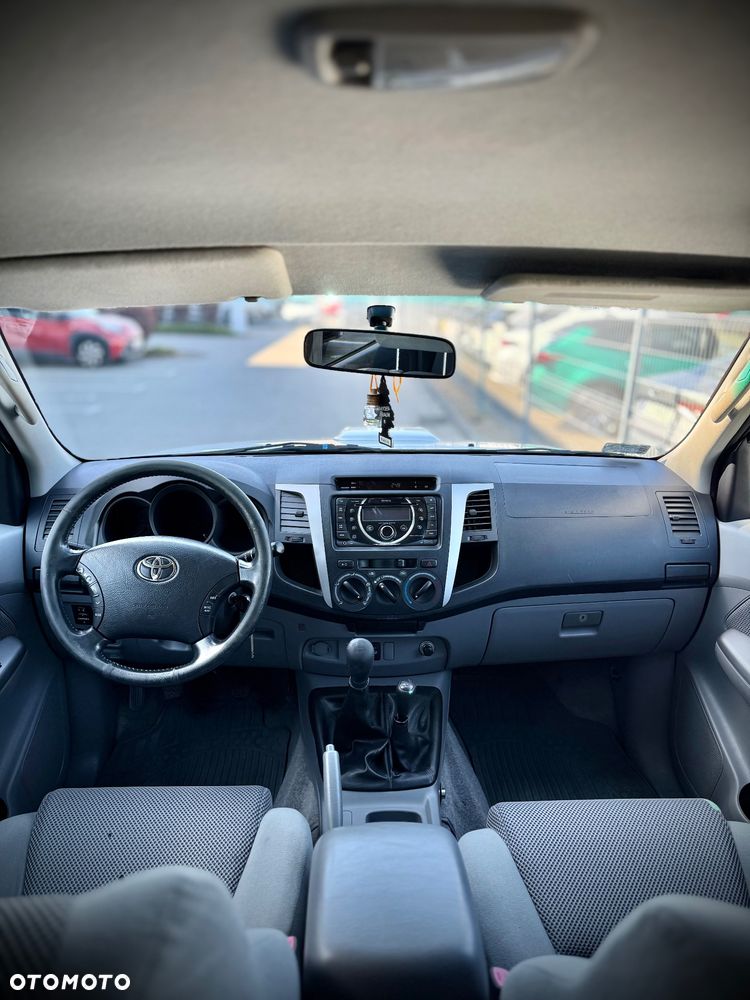 Toyota Hilux 2.5 D-4D SR5 - 11