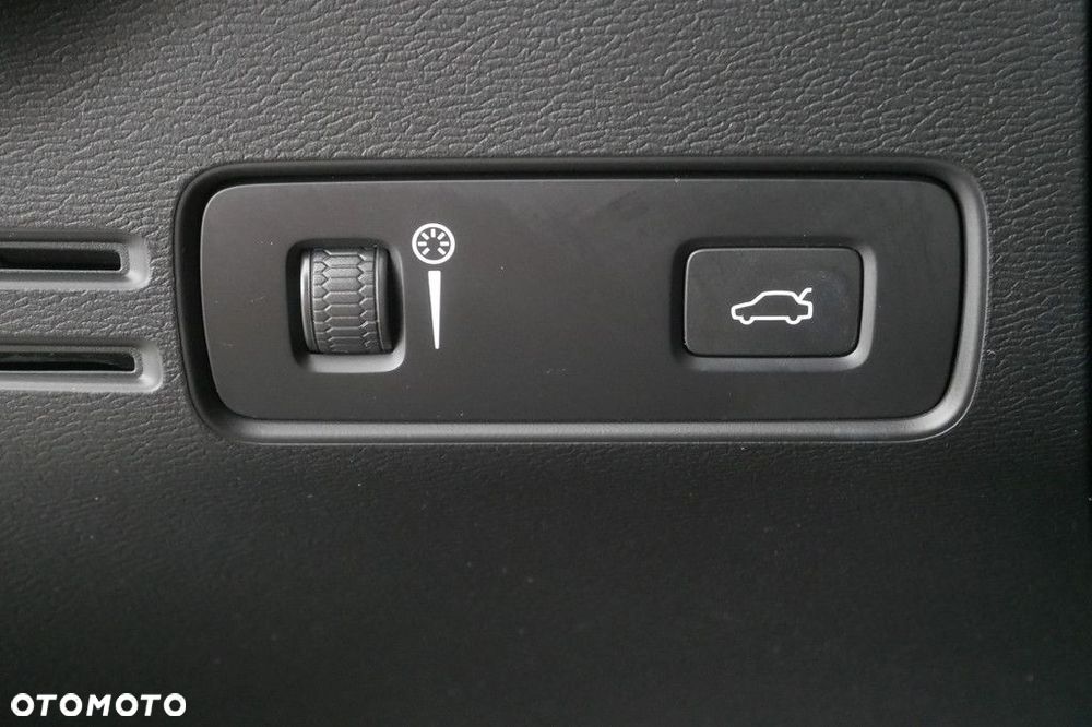 Volvo XC 40 - 18