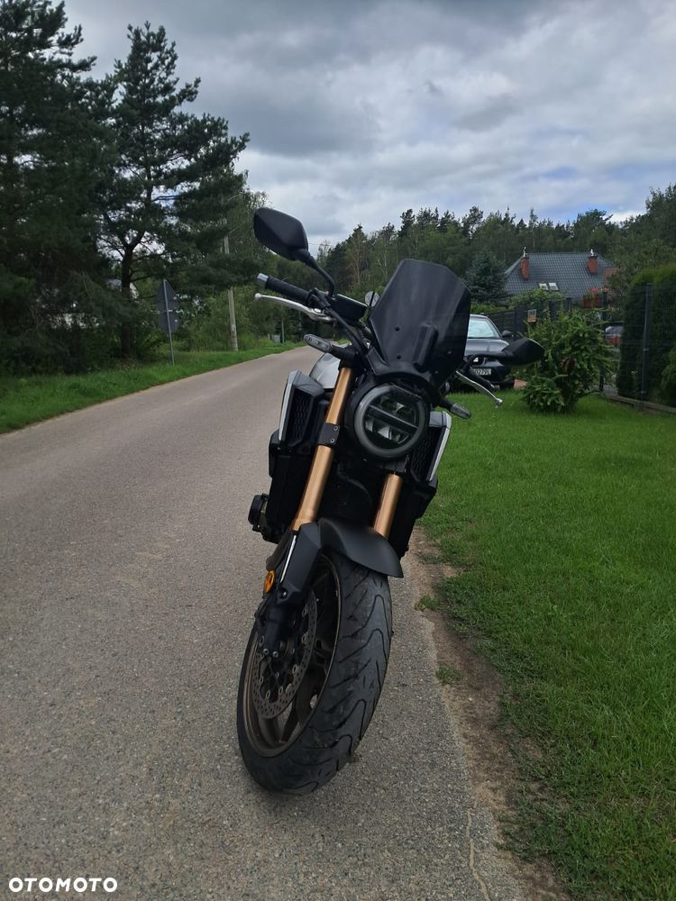 Honda CB - 1