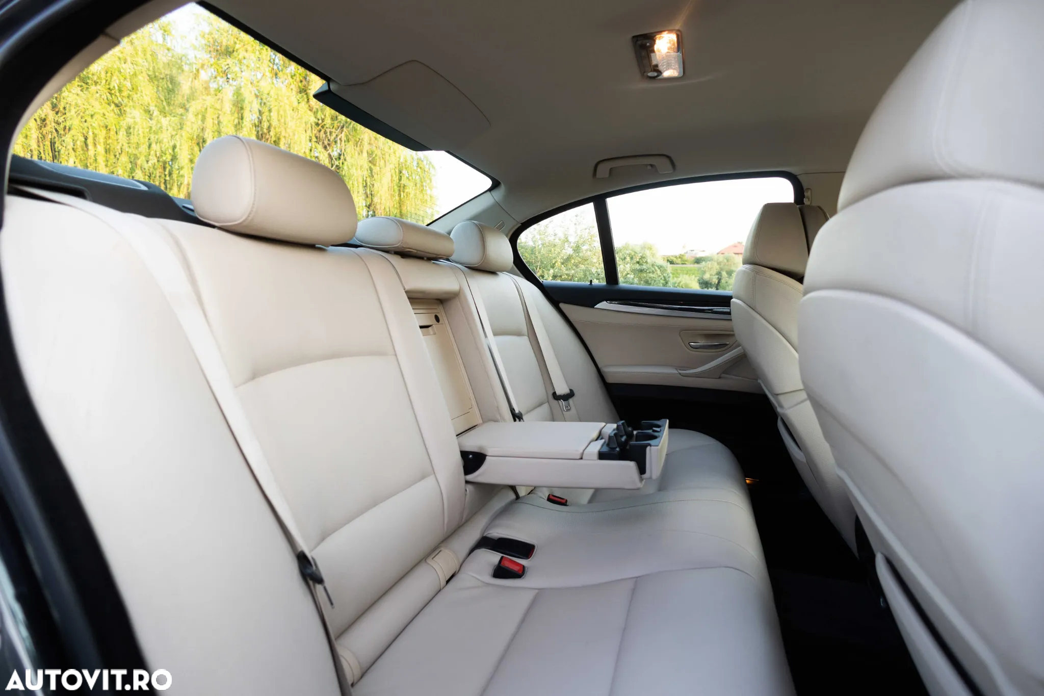 BMW Seria 5 525d Aut. Luxury Line - 18