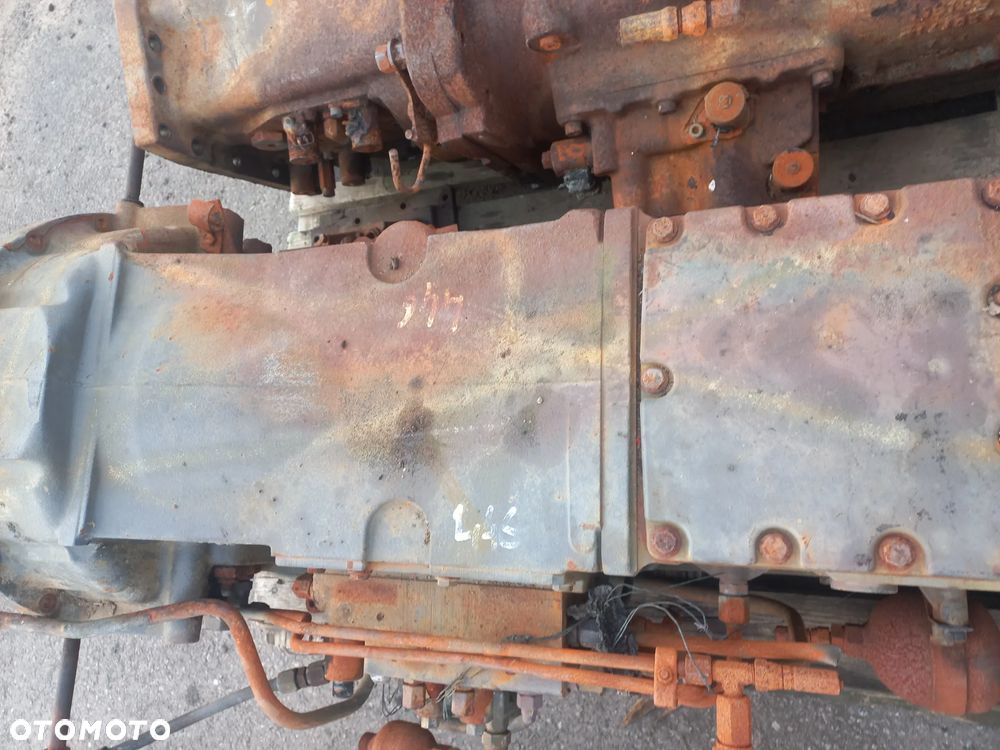 Skrzynia biegów Claas Celtis 446, obudowa,kosz przyspieszacza,rewers,koło zębate,synchronizator,przesówka,wałek,kosz napędu,7700098363, 7700096524, 7700059862, 7700062214, 7700050871, 7700057311, 7700075031, 7700054656, 7700054657, 7700036318, 7700027362, 7700051552, 7700051553,gear box transmission - 2