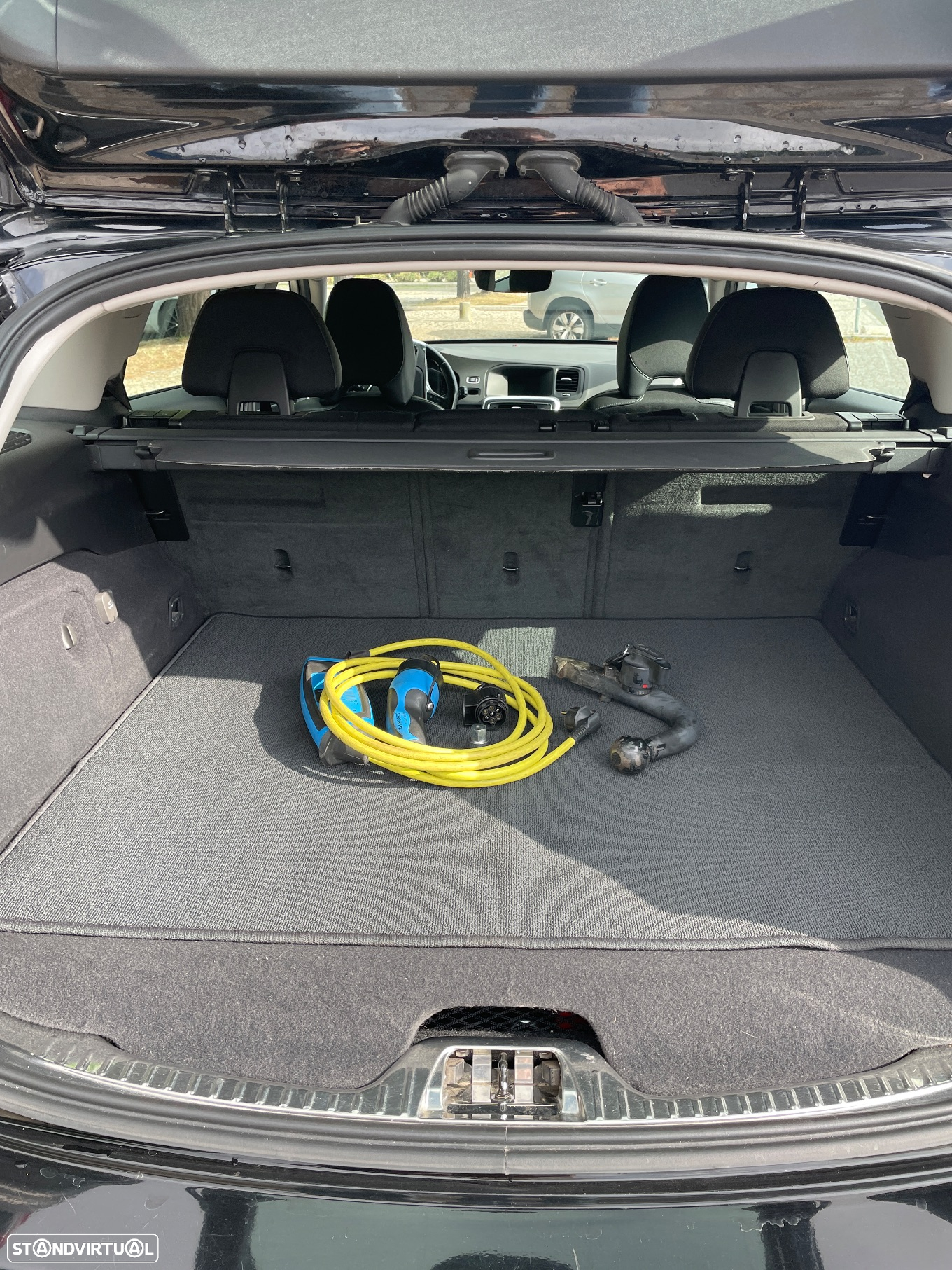 Volvo V60 2.4 D6 Momentum AWD Phev - 9