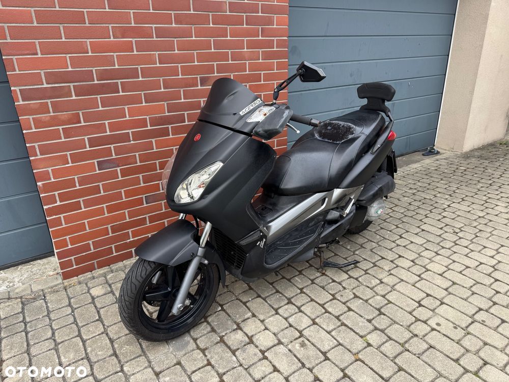 Yamaha X-max - 6