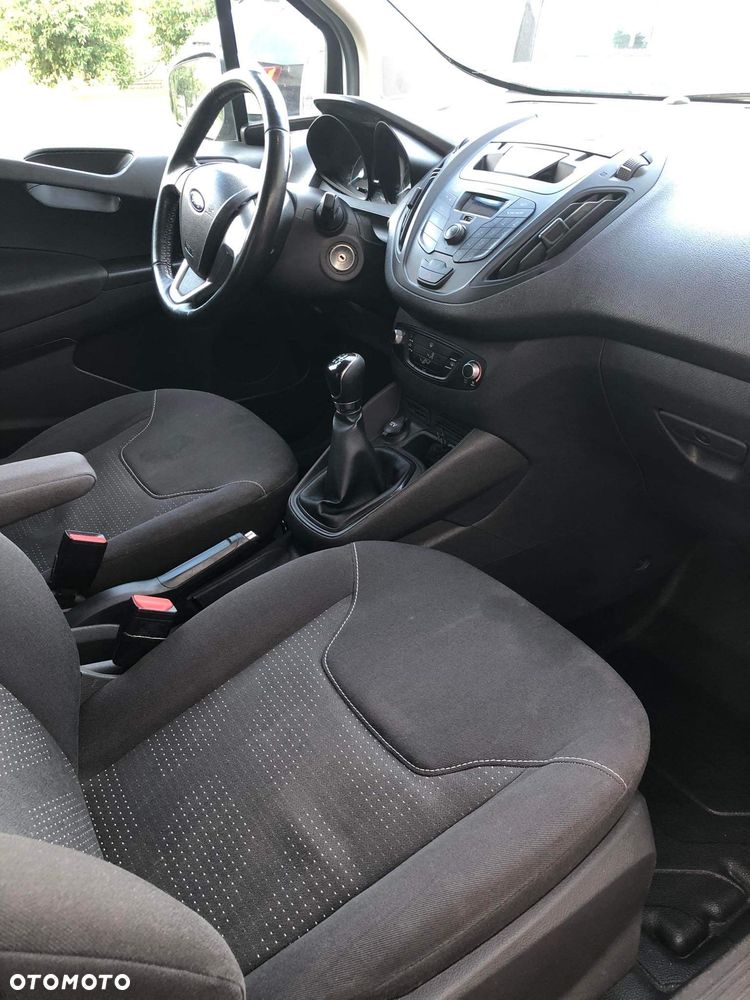 Ford Transit Courier - 10