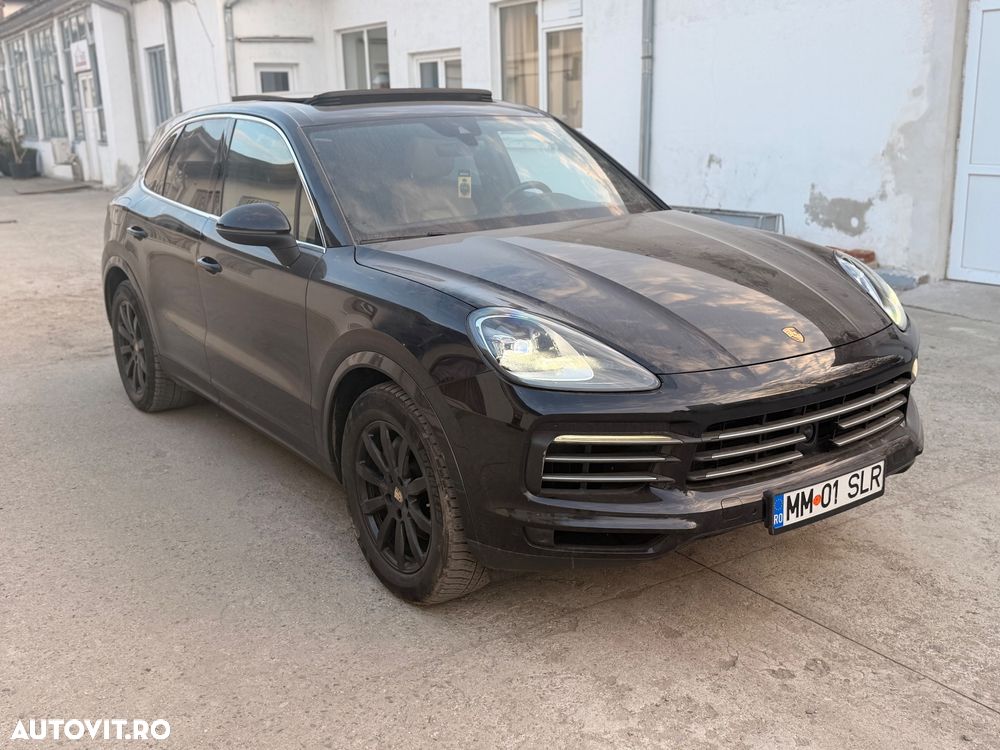 Porsche Cayenne - 1
