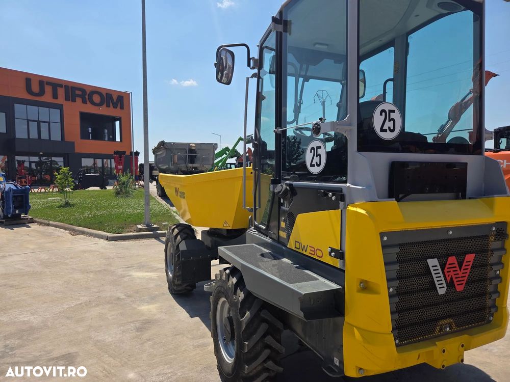 Wacker DUMPER 3 TONE, basculare LATARALA, CABINA cu aer conditionat, 2023, EX DEMO cu 152 ore, anv 98% ok, motor Perkins 50CP, lungime 3,7m, inaltime 2,8m, latime 1,8m, Masa operationala 5,8t, masa propie 2,8t, leasing 4 ani-CA NOU-PROMOTIE 26.900Eur+Tva - 4