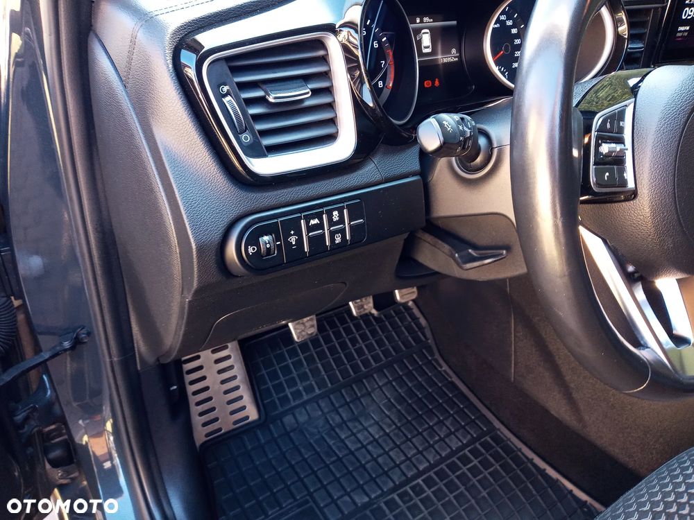 Kia Ceed 1.5 T-GDI L Business Line Plus - 16