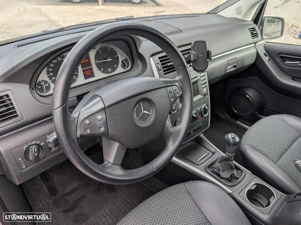 Mercedes-Benz B 180 CDi - 12