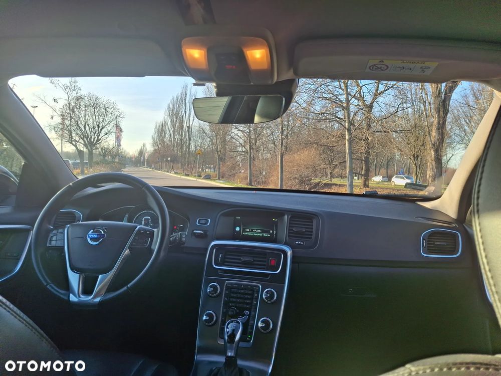 Volvo V60 D3 Drive-E Momentum - 19