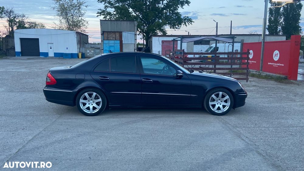 Mercedes-Benz E - 16