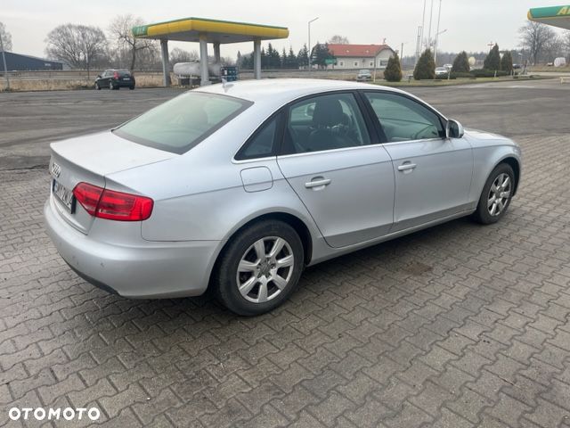 Audi A4 Limousine - 10