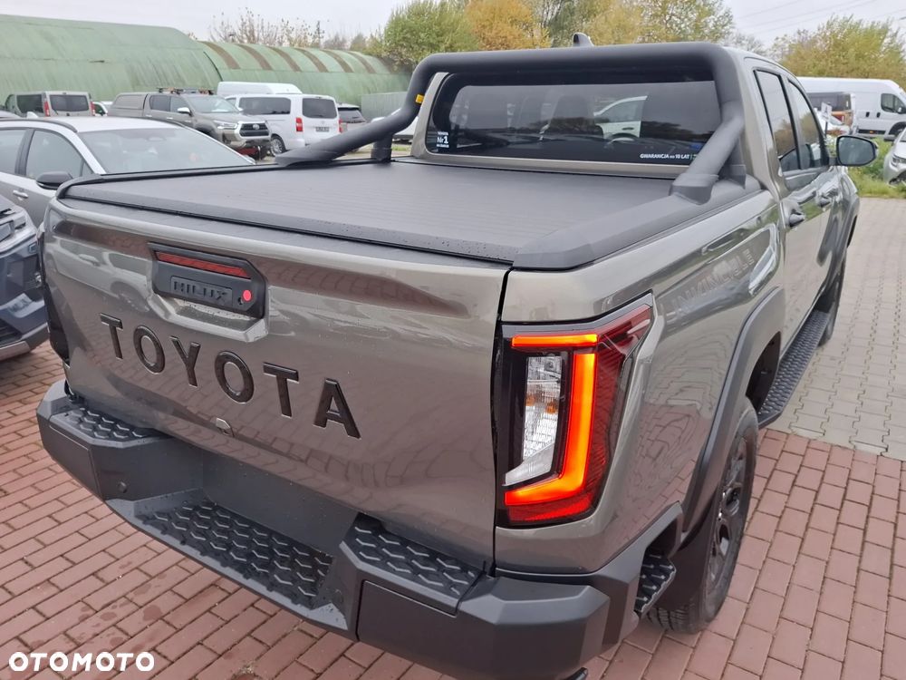 Toyota Hilux 2.8 D-4D Double Cab Invincible 4x4 - 12