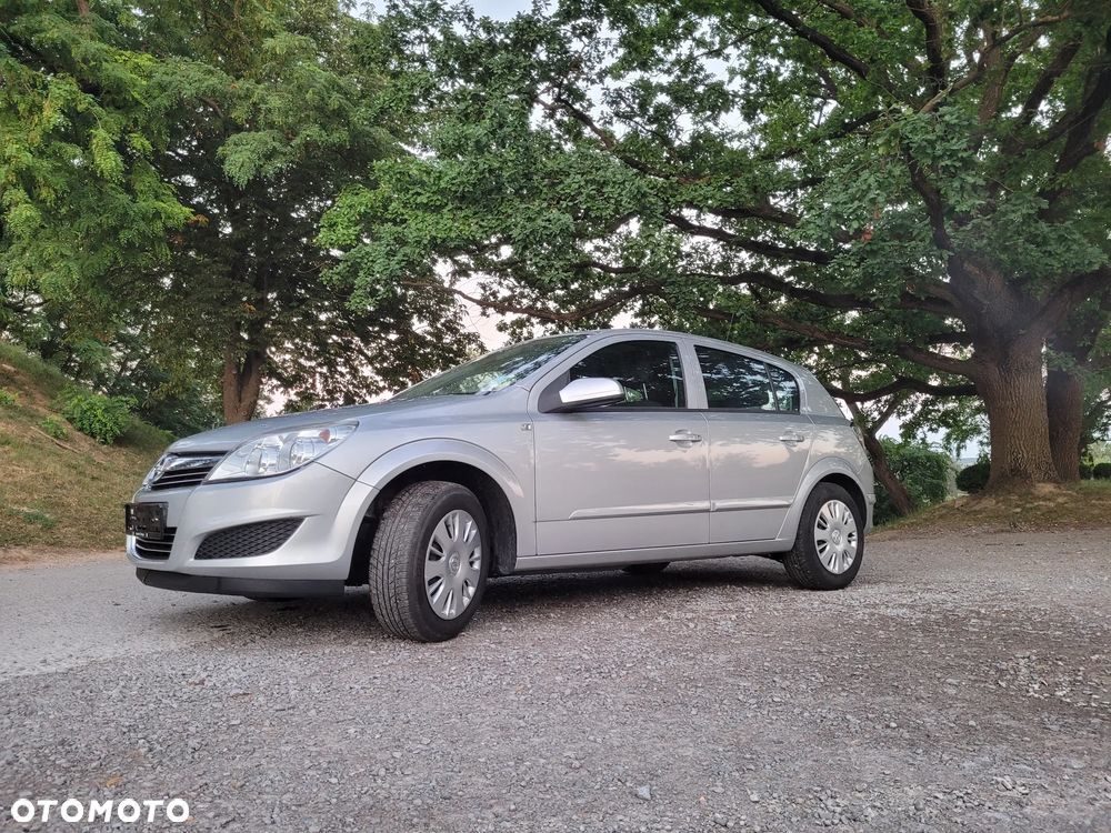 Opel Astra 1.6 Innovation - 33