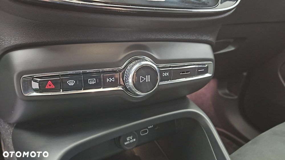 Volvo XC 40 73kWh P6 Recharge Core - 19