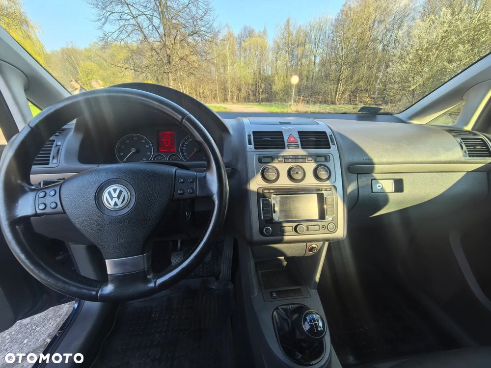 Volkswagen Touran 1.4 TSI STYLE - 24