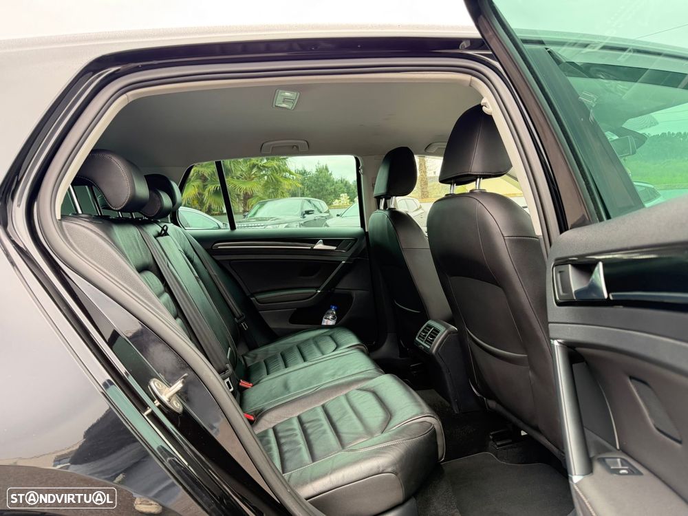 VW Golf 2.0 TDI Highline DSG - 31