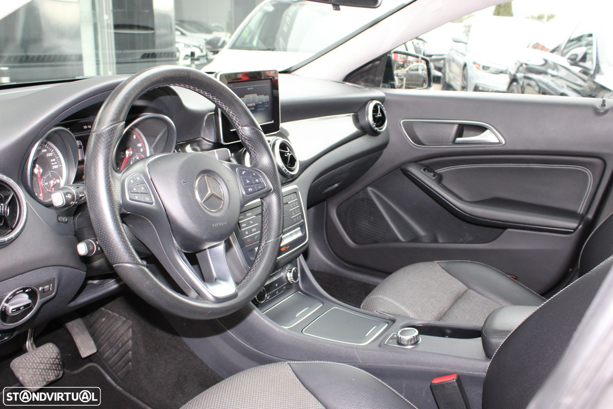 Mercedes-Benz CLA 180 - 5