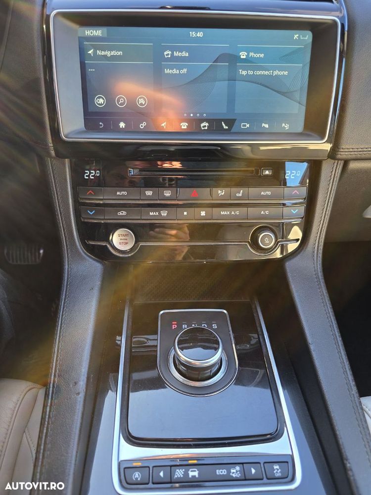 Jaguar F-Pace 30d AWD First Edition - 7