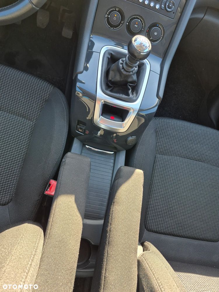 Peugeot 5008 1.6 THP Premium - 20