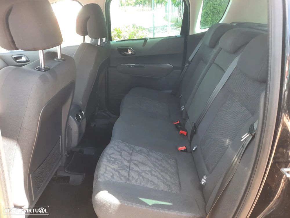 Peugeot 3008 1.6 e-HDi Active 2-Tronic - 5