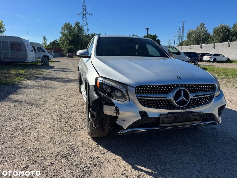 Mercedes-Benz GLC 300 4Matic 9G-TRONIC AMG Line - 6