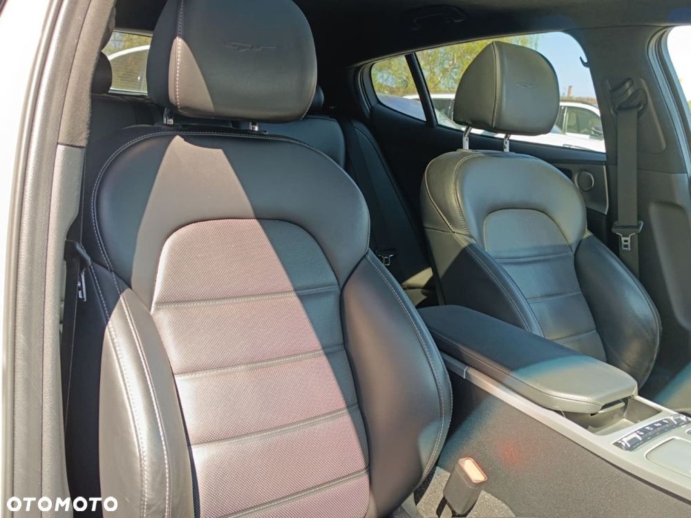 Kia Stinger - 27