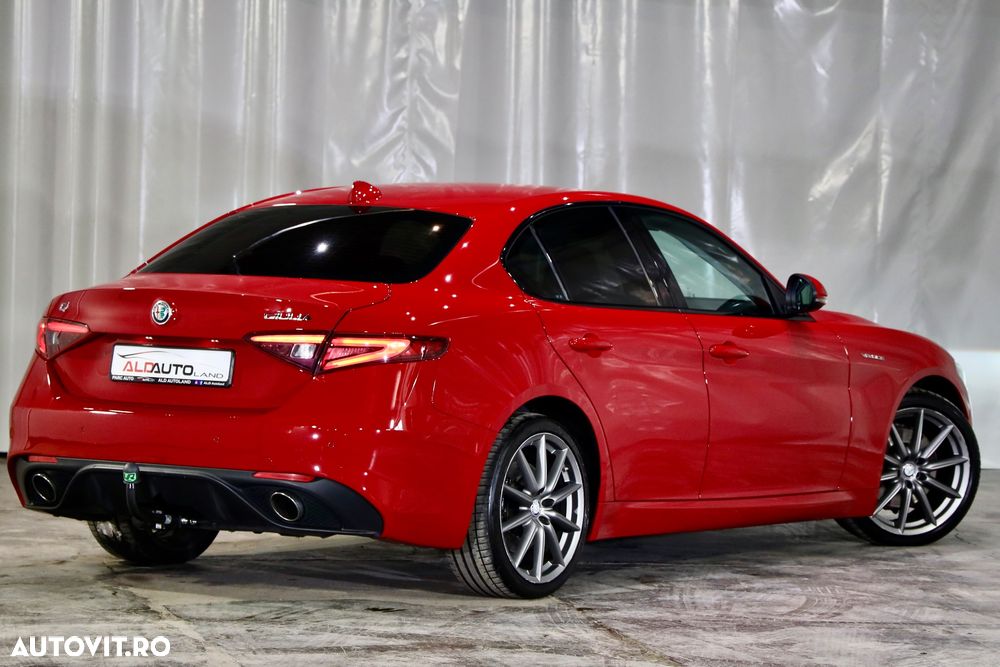 Alfa Romeo Giulia 2.2 Diesel AT8-Q4 Veloce - 2