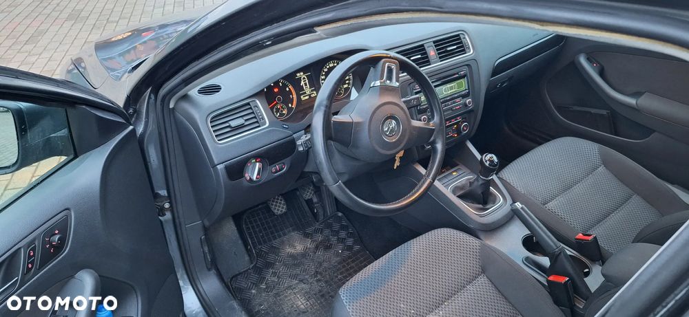 Volkswagen Jetta - 6