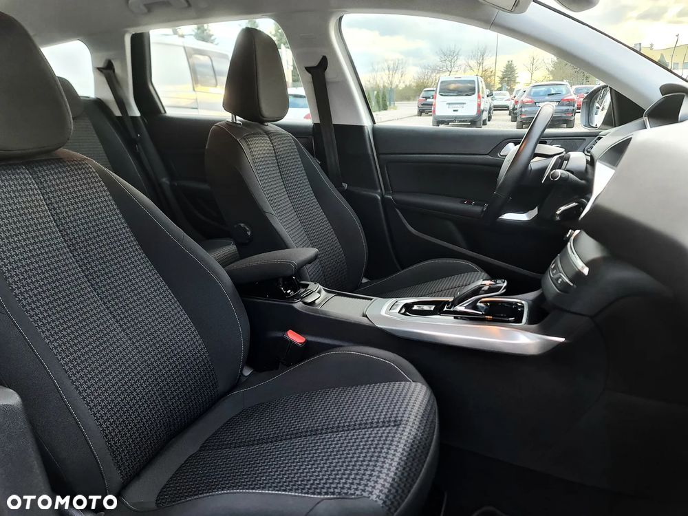 Peugeot 308 SW 1.5 BlueHDi GT Pack S&S EAT8 - 32