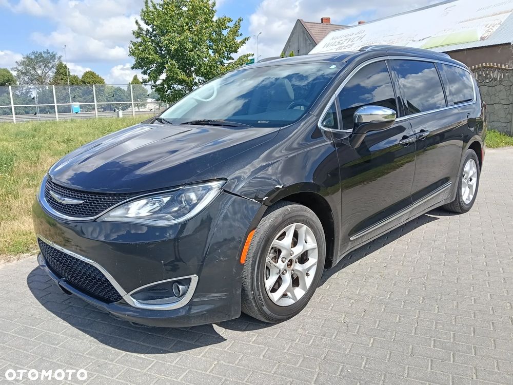 Chrysler Pacifica - 6