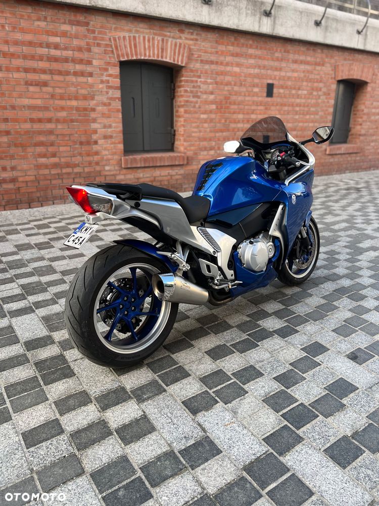 Honda VFR - 1