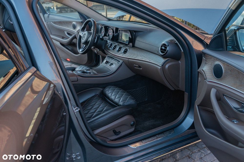 Mercedes-Benz Klasa E 220 d 4-Matic Business Edition 9G-TRONIC - 12