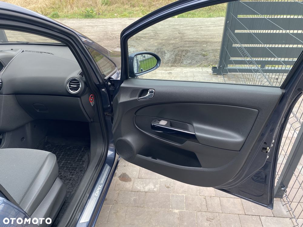Opel Corsa 1.2 16V Cosmo EasyTronic - 9