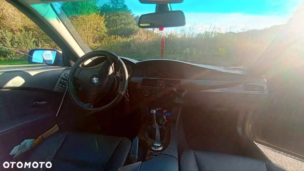 BMW Seria 5 520i - 7