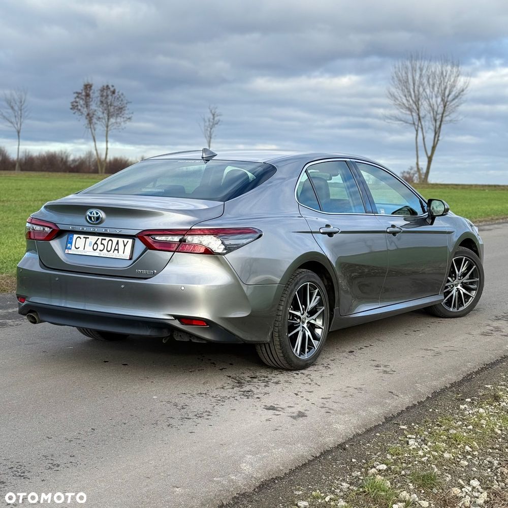 Toyota Camry 2.5 Hybrid Executive CVT - 2