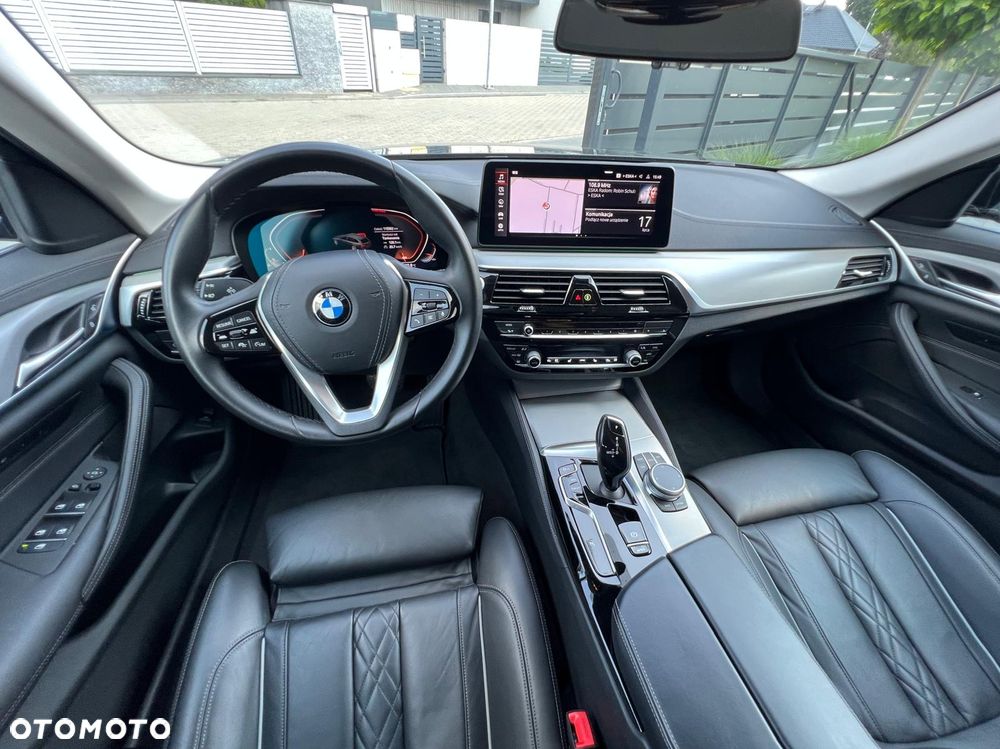 BMW Seria 5 540i xDrive Luxury Line - 39