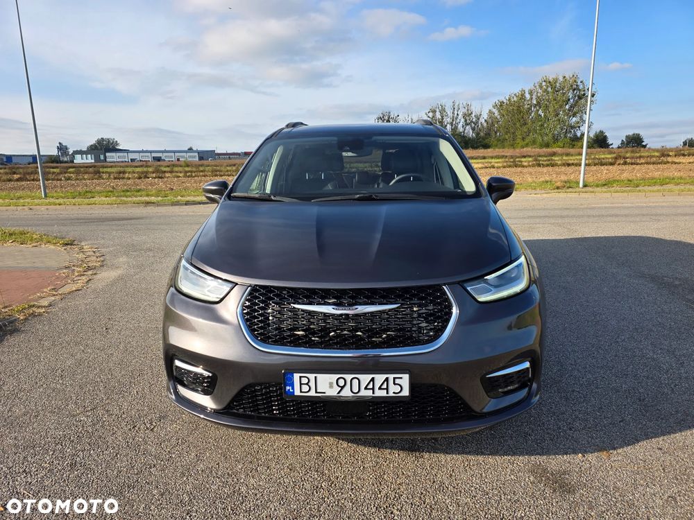 Chrysler Pacifica - 2