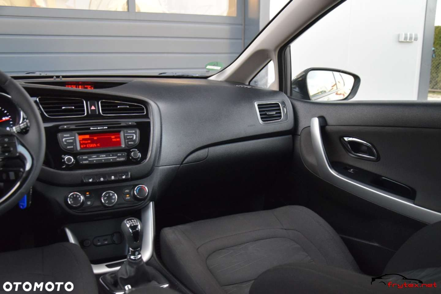 Kia Ceed - 24