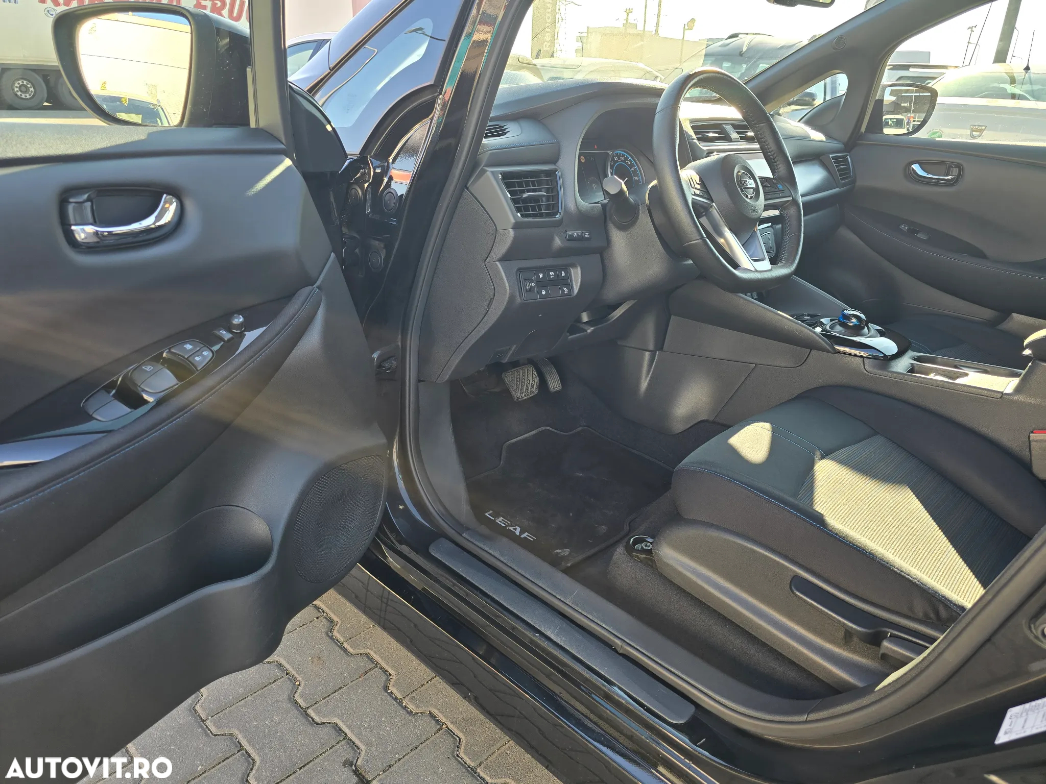 Nissan LEAF N-Connecta - 6