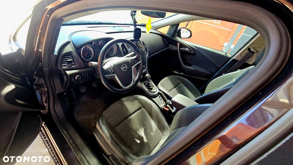 Opel Astra 1.4 T Essentia - 9