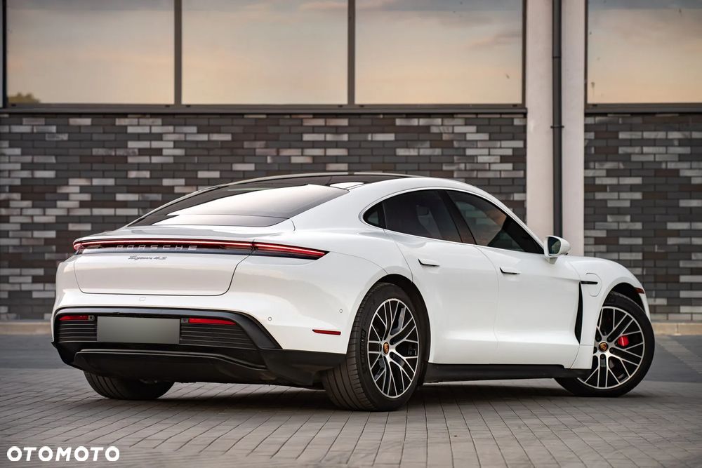 Porsche Taycan 4S Performance Plus - 10