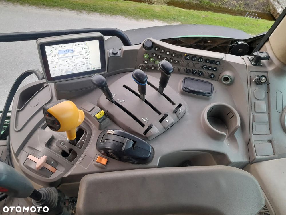 John Deere 6105R - 13