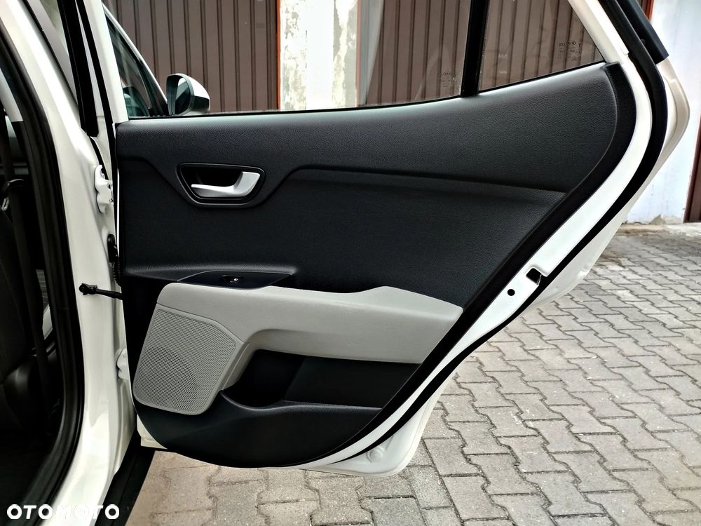 Kia Stonic - 24