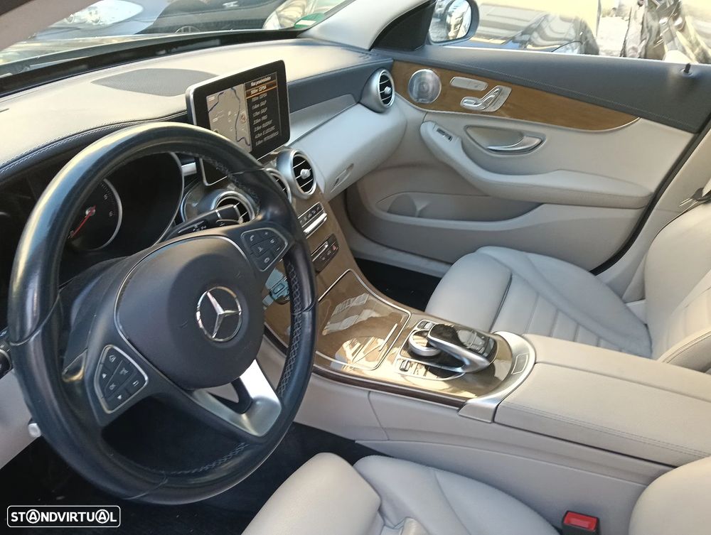 Mercedes-Benz C 300 h Exclusive - 32