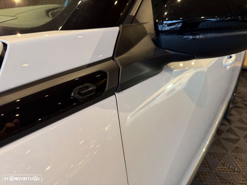 Peugeot e-2008 GT Pack - 13