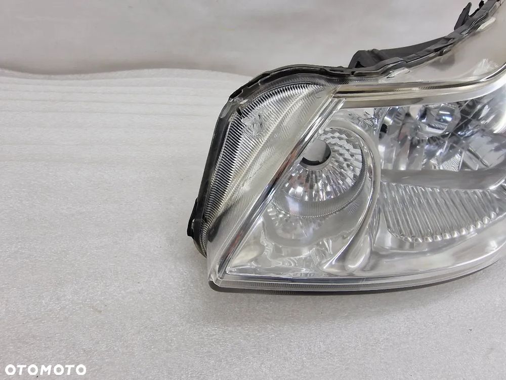 SUZUKI SX4 / FIAT SEDICI ORAZ SEDICI LIFT 06-13 JAPAN LEWA LAMPA PRZEDNIA PRZÓD , NR KOITO 100-59135 , NR AUKCJI LL272 - 2