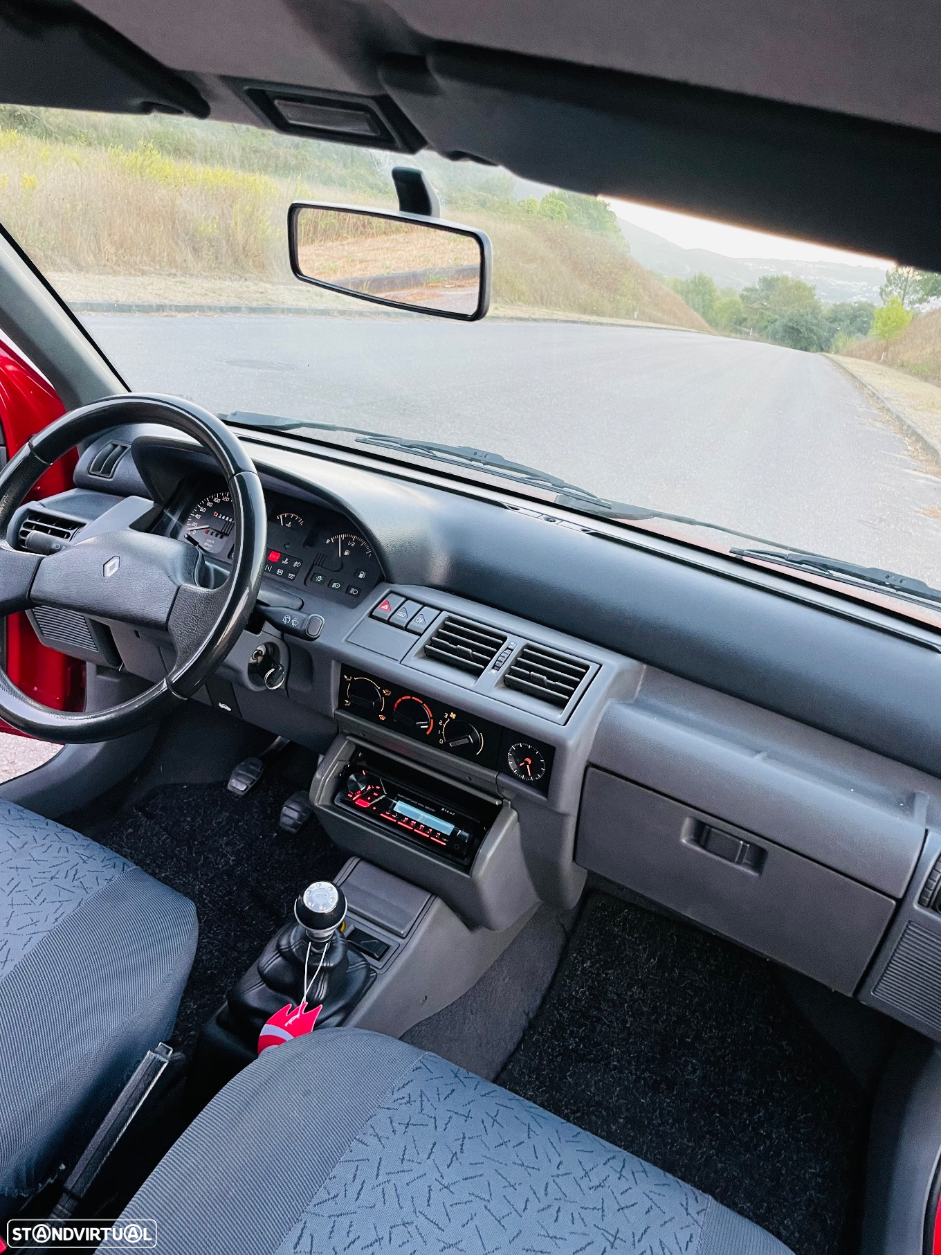Renault Clio - 15